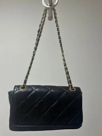 블랙 퀼팅 숄더백