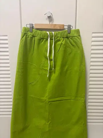 BEAMS BOY 라임 그린 롱 스커트