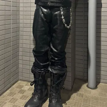 (엄청 멋진) 가죽 팬츠 가죽