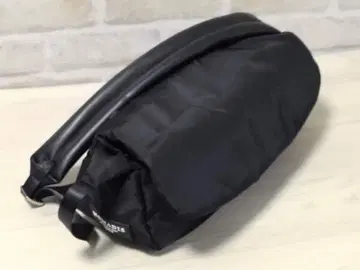 [ 새상품 ] NOMADIS LUCK 숄더백