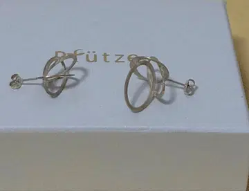 Pfutzen 실버 귀걸이 (양쪽 귀용)