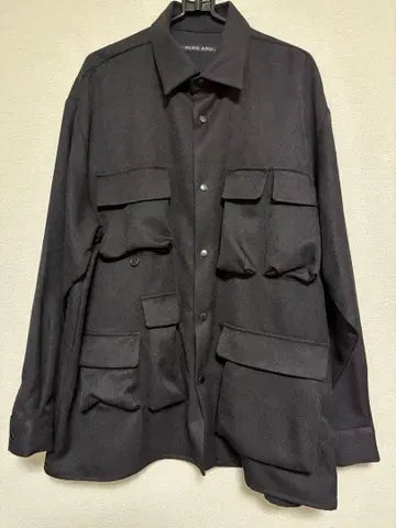 니코앤드 블랙 멀티 포켓 셔츠