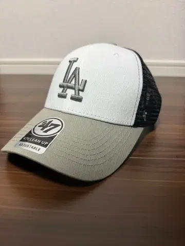LA 로고 자수 트래커 캡 47