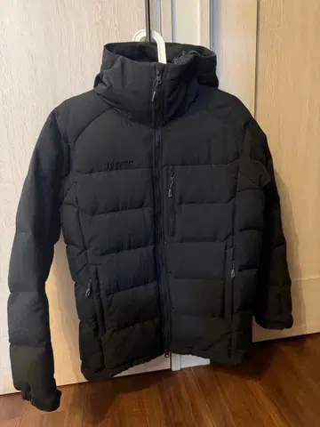 MAMMUT 블랙 다운 자켓 후드 부착