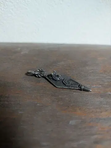 BLACKSING x GALCIA 블랙사인 가르시아 펜던트 탑