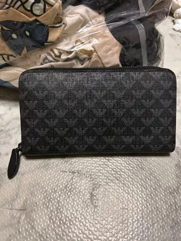 미사용 새상품급 EMPORIO ARMANI 엠포리오 알마니 장지갑 블랙