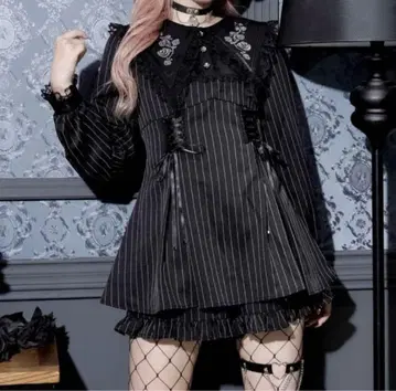 NOEMIE 노에미 로즈 자수 레이스업 셋업