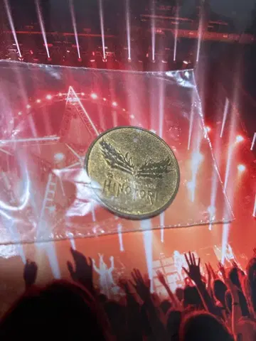 B'z Pleasure 2018 -HINOTORI- 가챠 코인