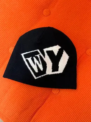 WY 로고 니트 모자 블랙