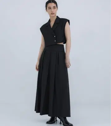 AMERI MANY WAY SHORT JACKET WITH SKIRT