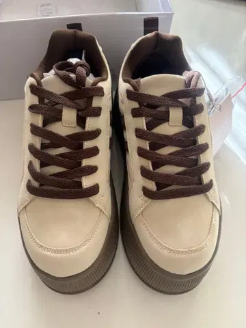 나이스 클랍 통굽 스니커즈 여성용 S 사이즈