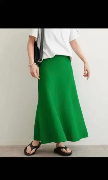 프레임워크 워셔블 니트 플레어 스커트