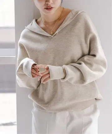 Noble 미사용 새상품 접결 턱 편직 후드 풀오버