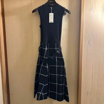 BLUE LABEL CRESTBRIDGE 슬리브리스 원피스 사이즈 36