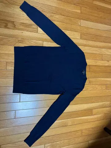 띠어리 긴팔 니트 네이비 컬러