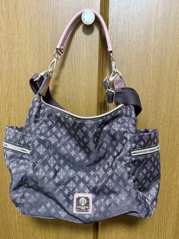 그레이 로고 나일론 숄더백