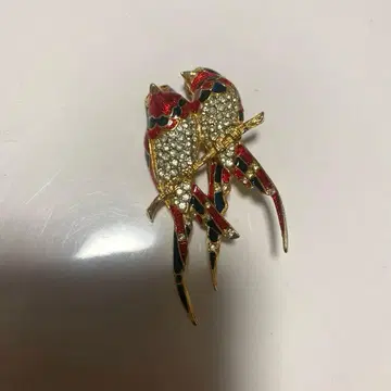 레어 돌란 새 2마리 브로치