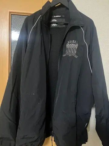 블랙 나일론 자켓 로고