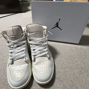 조던 하이컷 스니커즈 화이트/크림