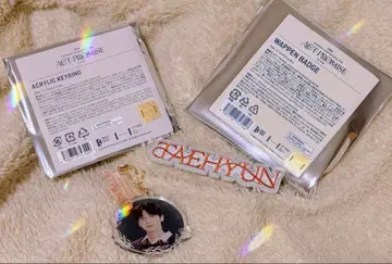 TXT TAEHYUN 태현 아크릴 키링 & 와펜 배지 2점 SET