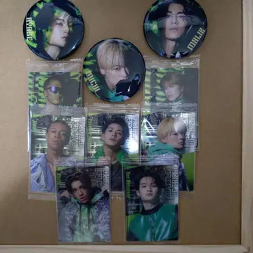 캔뱃지와 포토 카드 세트