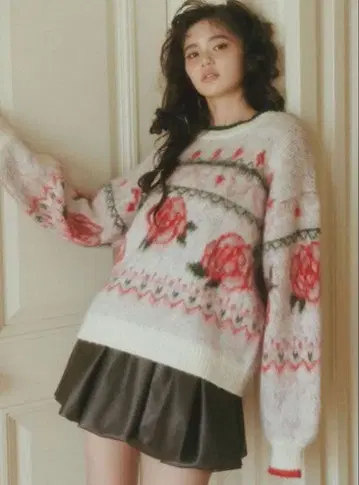 카르나무르 로즈 & 리본 자카드 니트 화이트 니코룬