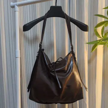 ZARA 페이크 가죽 숄더백