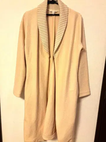 크림색 롱 코트 벨트 포함