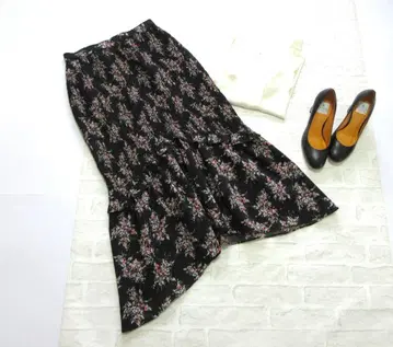 새상품급 배송비 포함 스나이델 블랙 꽃무늬 허리 개더 롱 스커트