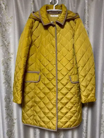 머스타드 퀼팅 자켓 후드 부착