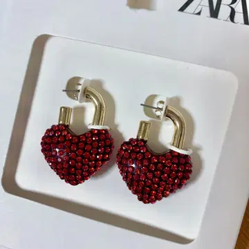 큐빅 하트 귀걸이 ZARA
