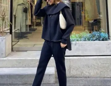 Rosy Monster 엘리자베스 지퍼 풀오버 후드티 블랙