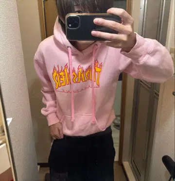 THRASHER 프레임 로고 후드티 핑크