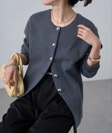 그레이 버튼 가디건