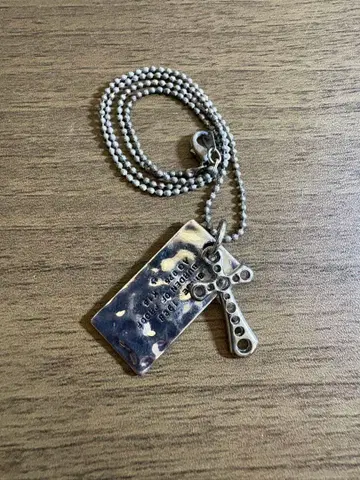 빈티지풍 실버 크로스 목걸이