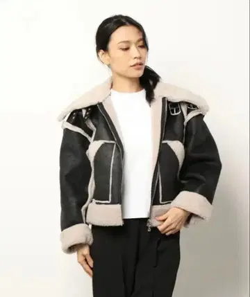 EMODA 숏 페이크 무스탕 블루종