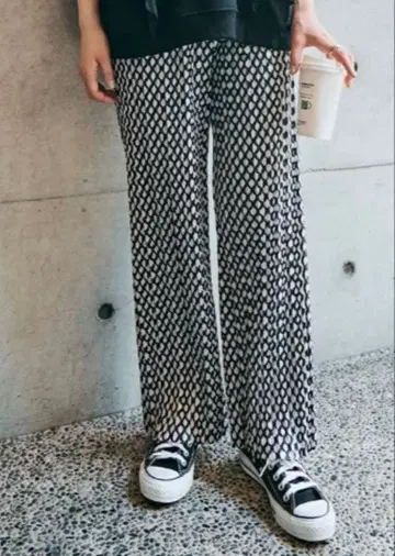 금일 한정 기하학 패턴 와이드 팬츠 이지 팬츠 허리밴딩 블랙