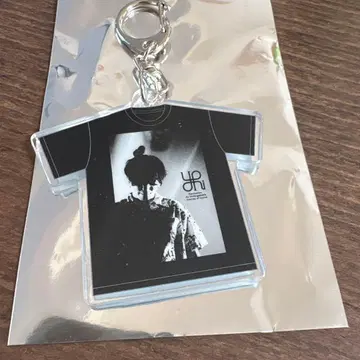 유리 아시아 투어 2025 랜덤 복권 아카이브 T셔츠 키링