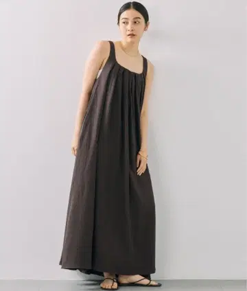 BABYLONE 턱 플레어 드레스