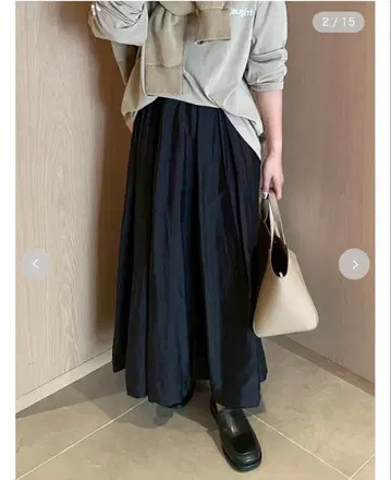 Mila Owen 블랙 샤이니 벌룬 스커트