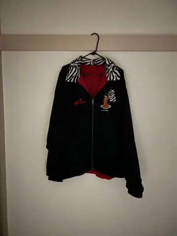 레프트 아론 제브라 패턴 카라 부착 블랙 나일론 자켓