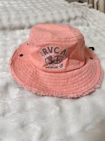 RVCA 핑크 프린지 버킷햇