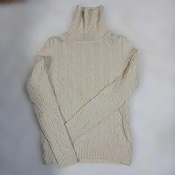 BAFY 아이보리 케이블 니트 터틀넥