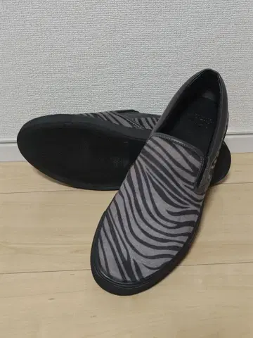 AZUL BY MOUSSY 제브라 패턴 슬립온 M 사이즈