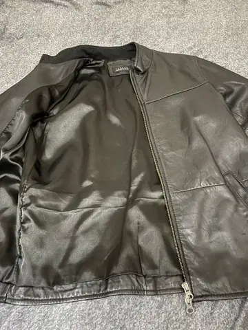 LARE 블랙 쉬프 가죽 자켓 L 라이더스