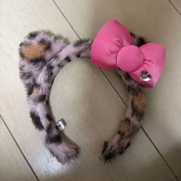 레오파드 무늬 리본 포함 머리띠 키티