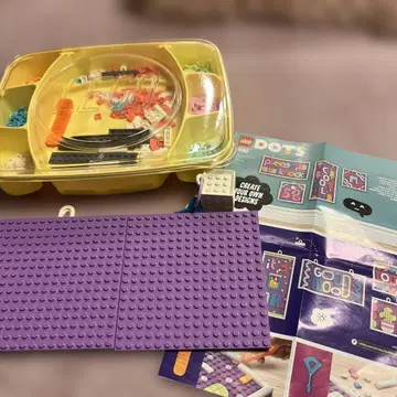 LEGO DOTS 피스와 블록 세트