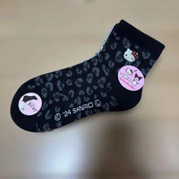 새상품 산리오 헬로키티 레오파드 무늬 삭스 3색 세트