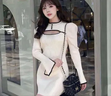 다리치 파이핑 버튼 니트 미니 원피스