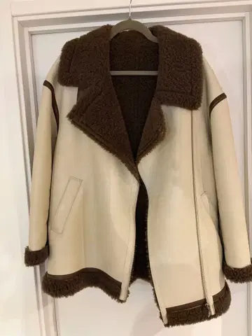 MURUA 무스탕 코트